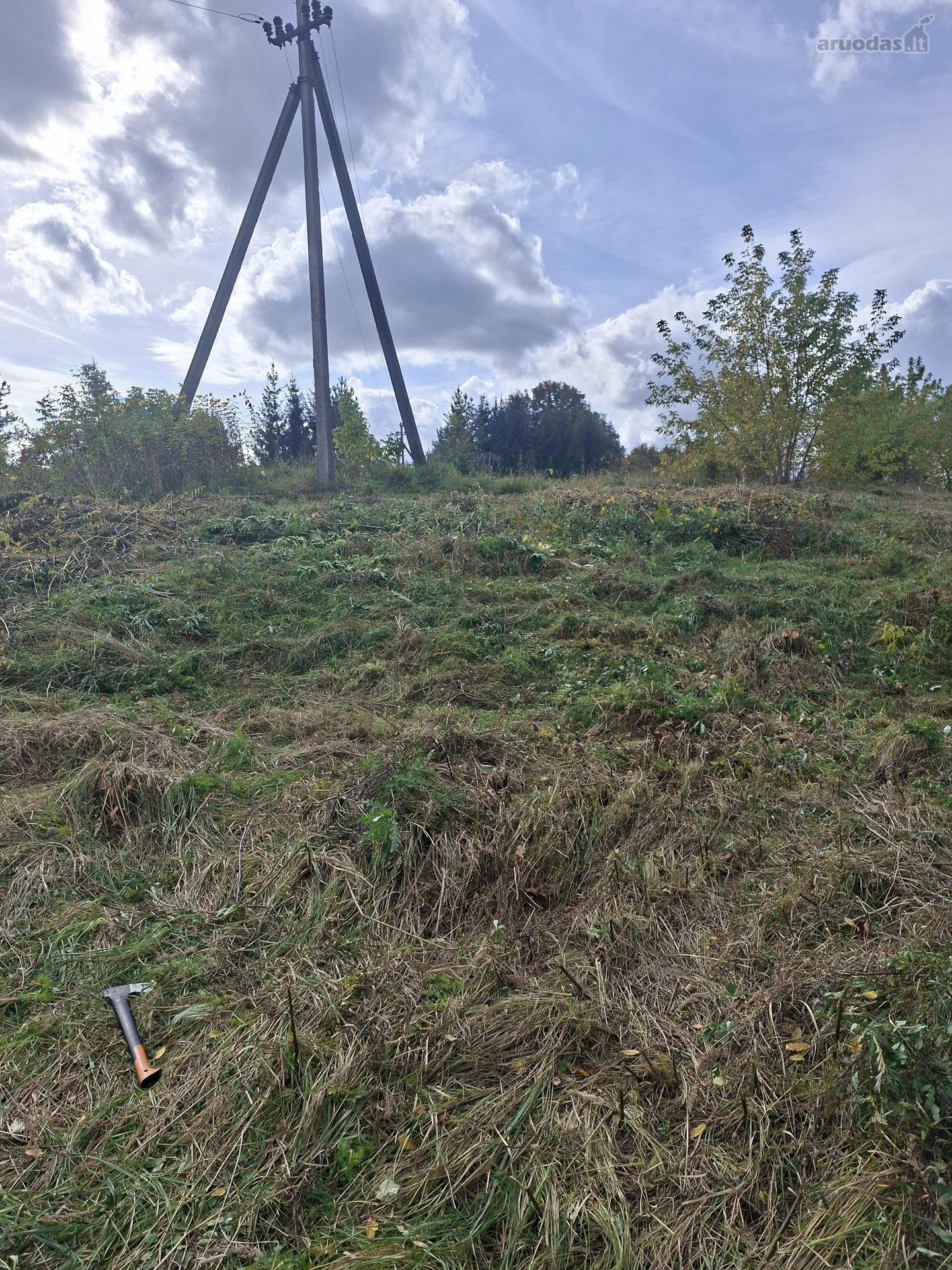 Parduodamas sklypas Dauguose šalia kelio