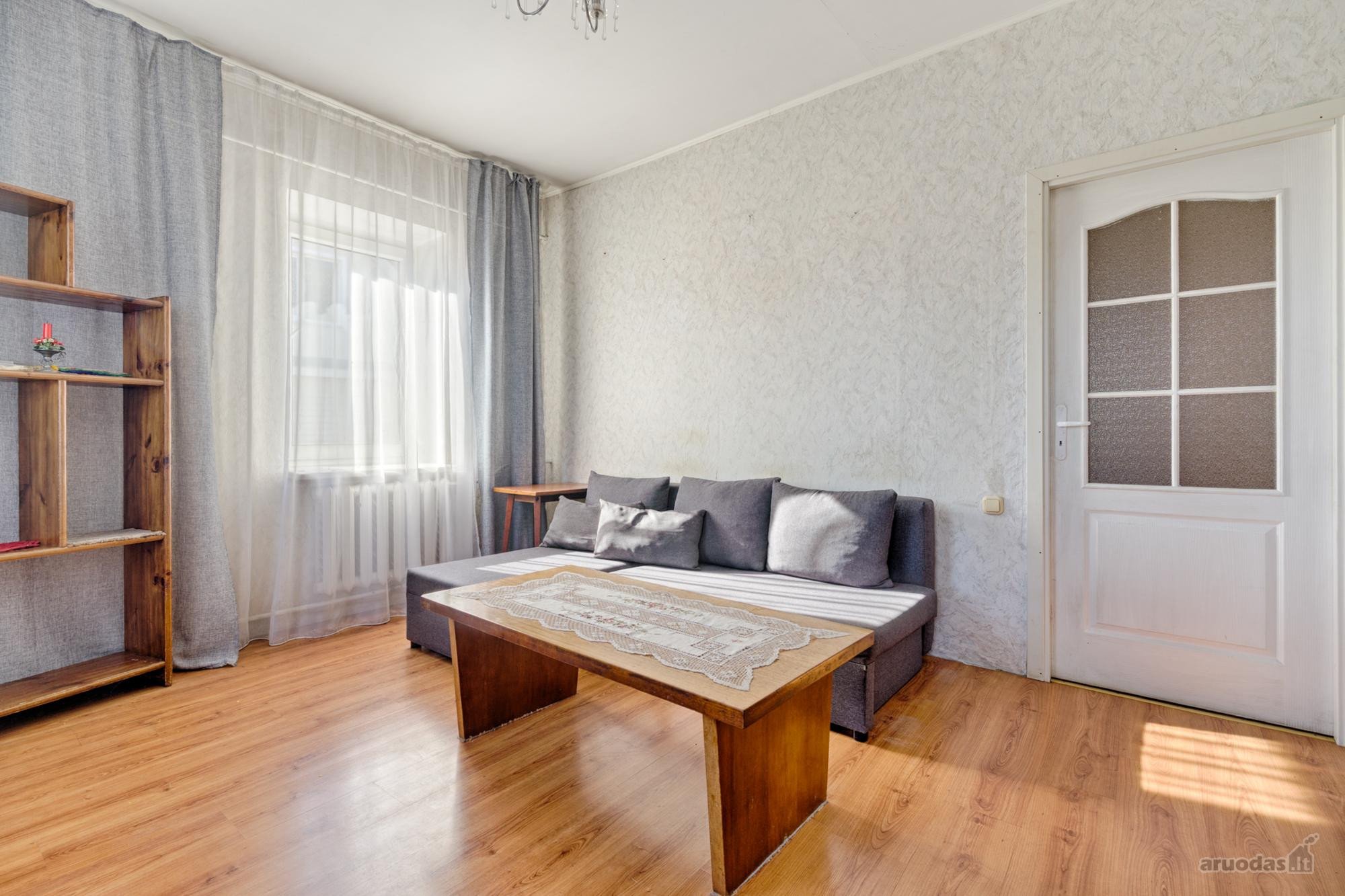 Parduodamas 3 kambarių butas Švenčionių