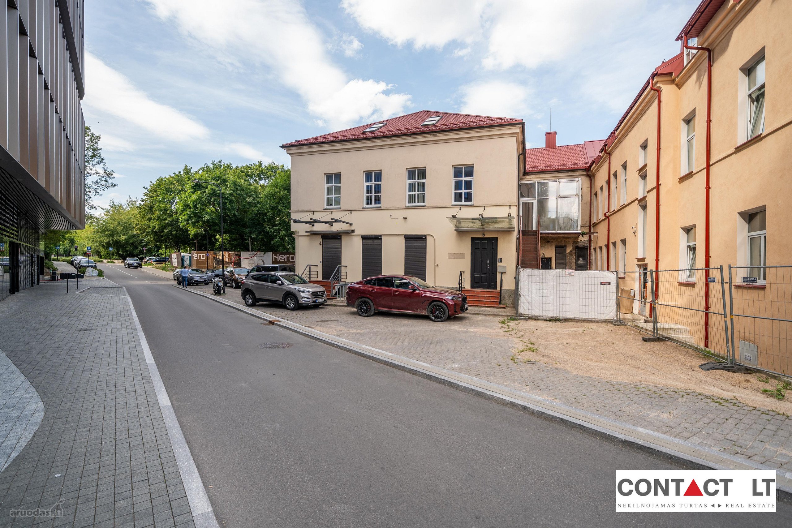 Parduodamos komercinės patalpos adresu
