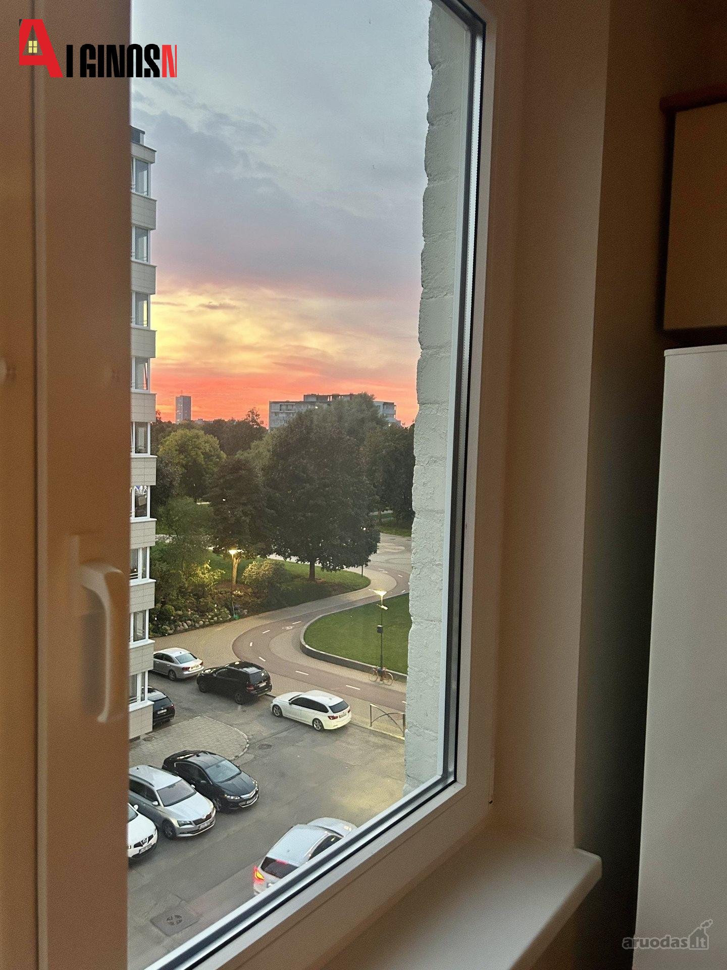 Klaipėdoje, Debreceno g. parduodamas dviejų