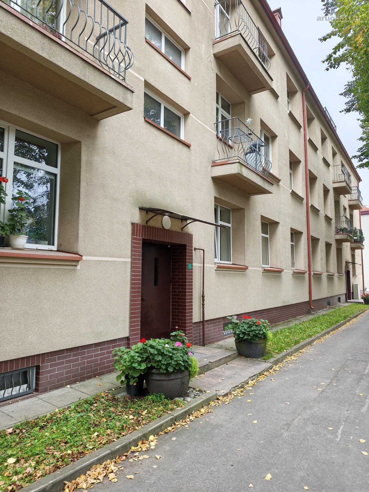 Išnuomojamas 2 Kambarių Butas Šalia Miesto