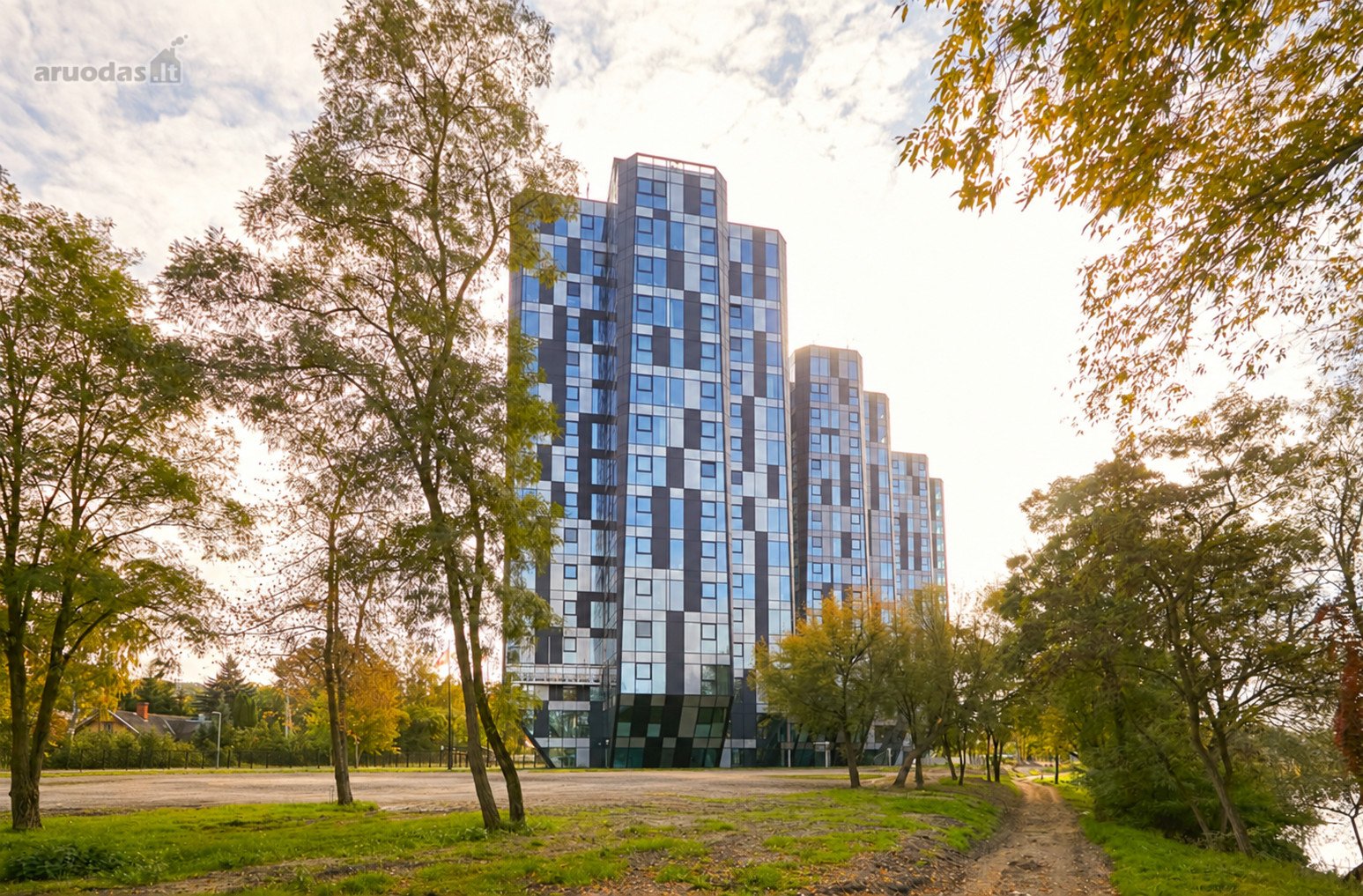 Parduodamas Pilnai Įrengtas Dviejų Kambarių