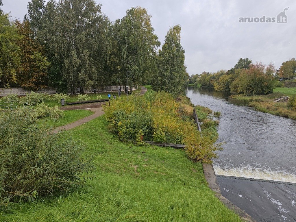 Parduodamas 18,13 Arų Komercinės Paskirties