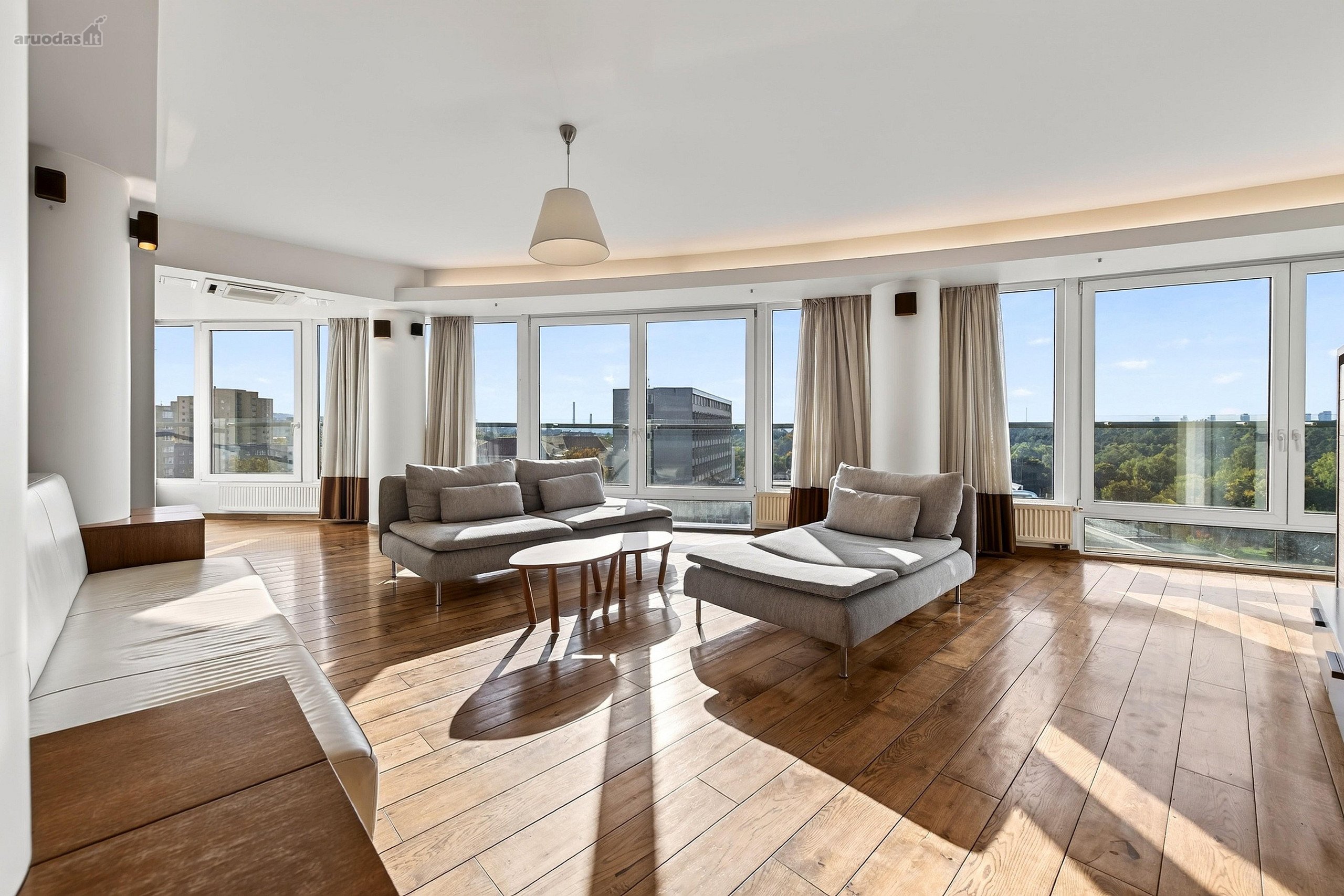 Parduodami išskirtiniai apartamentai