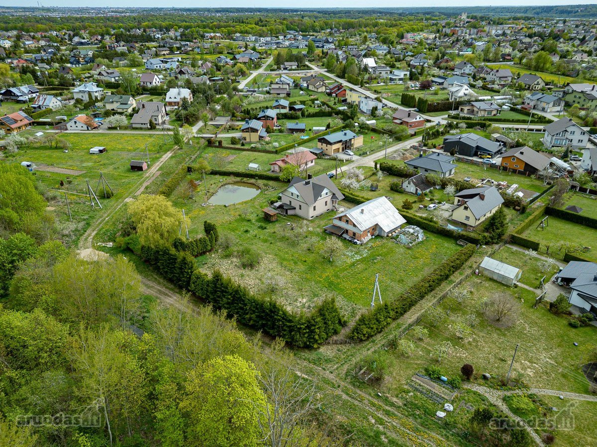 Parduodamas namų valdos žemės sklypas su 170