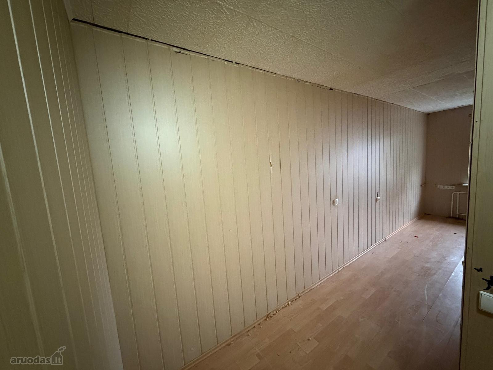 Parduodamas 1 kambario butas 5 aukšte.