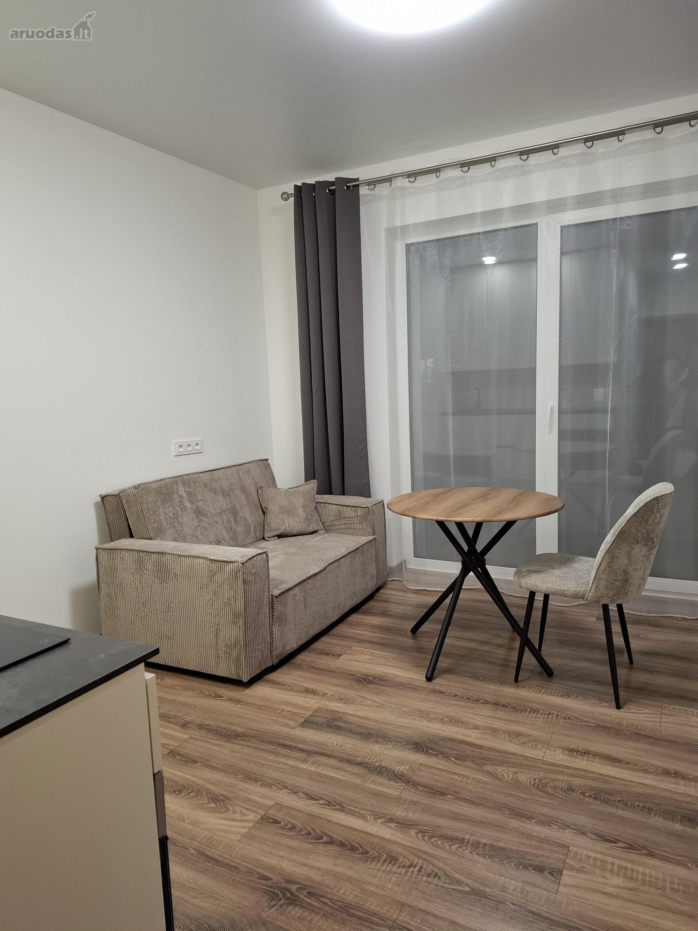 Naujame Riverland kvartale nuomojamas 1 kamb.