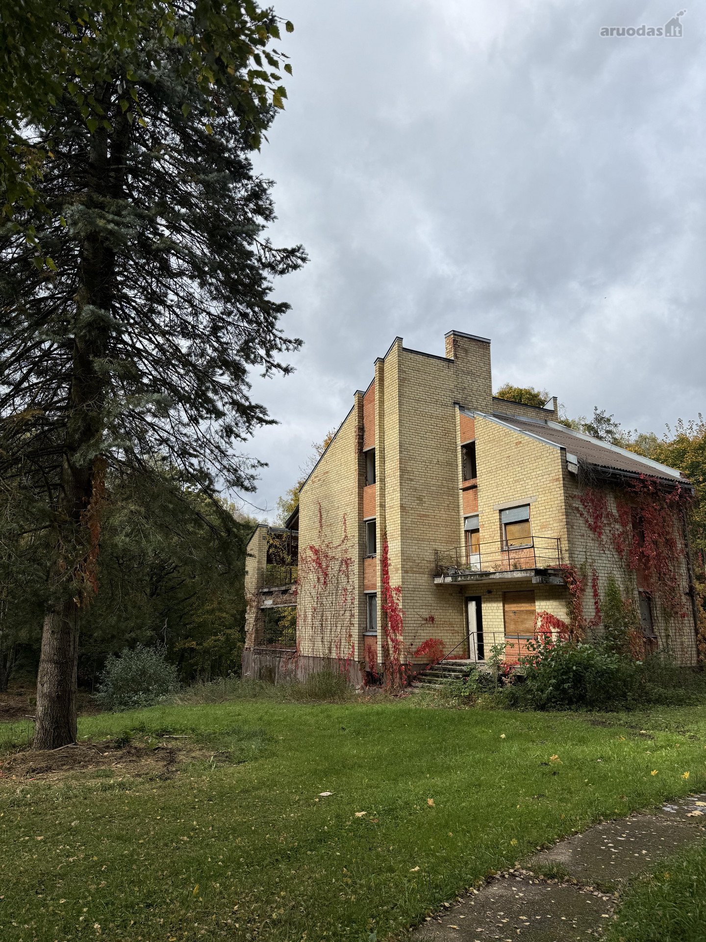 Parduodamas Namas Išskirtinėje Vietoje -