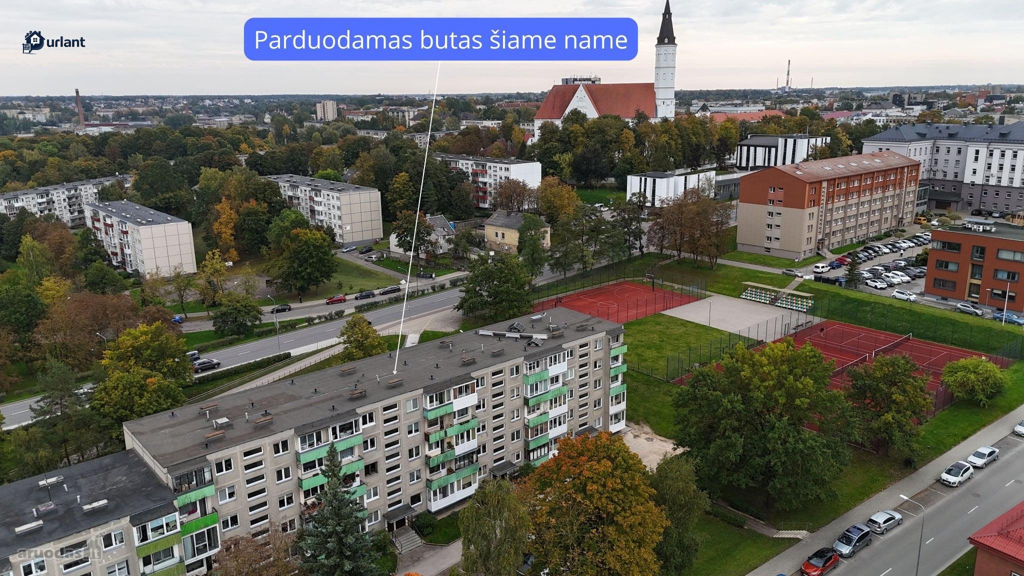 Parduodamas 3 kambarių butas Šiaulių širdyje