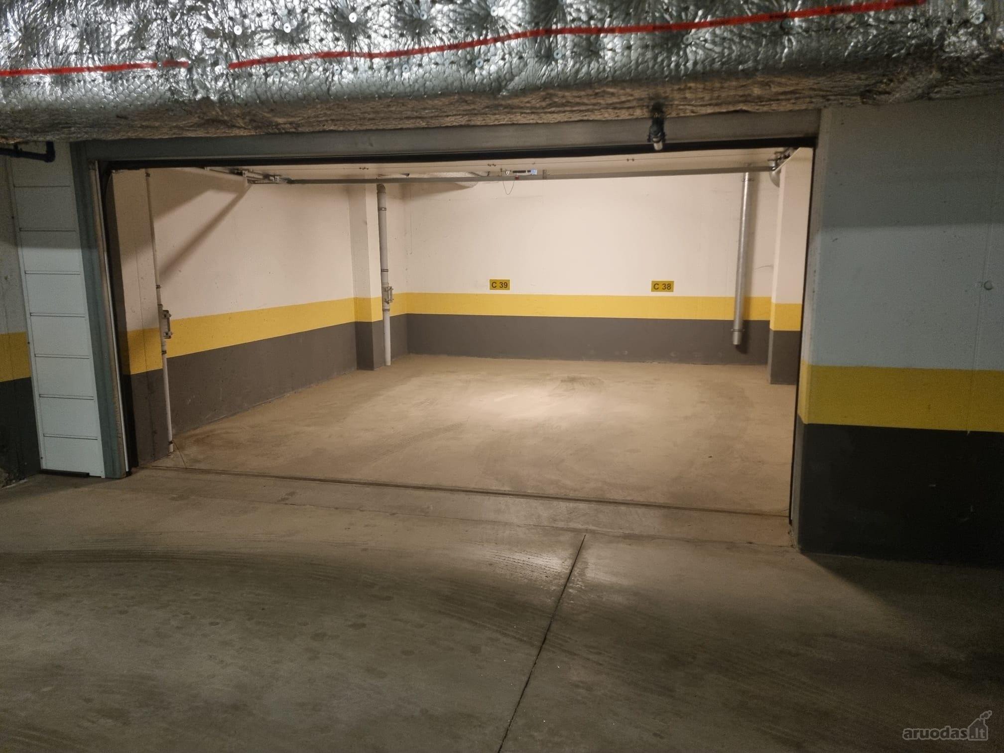 Išnuomojamas garažas su dviem parkavimo