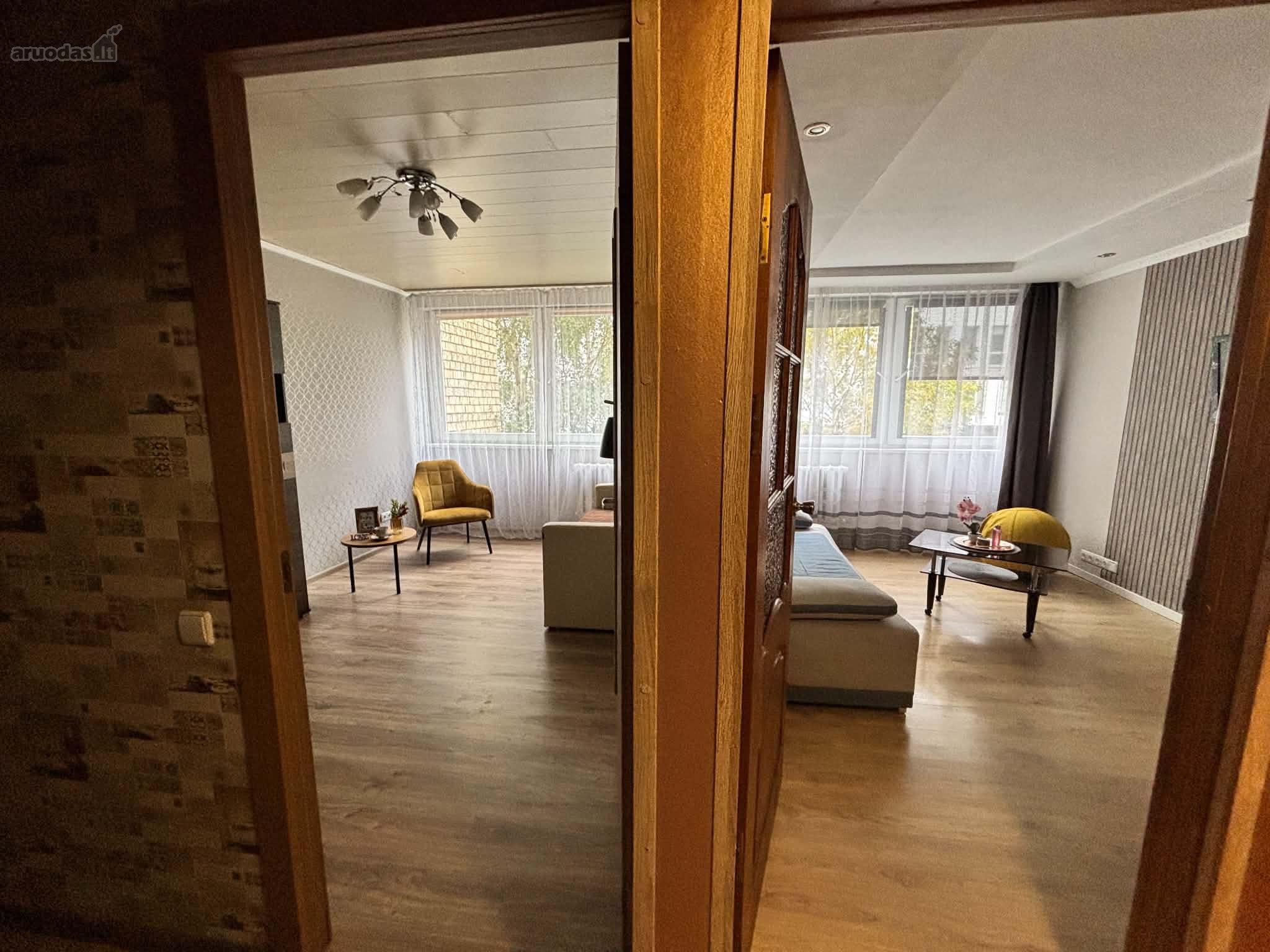 **Išnuomojamas 2 kambarių butas patogioje