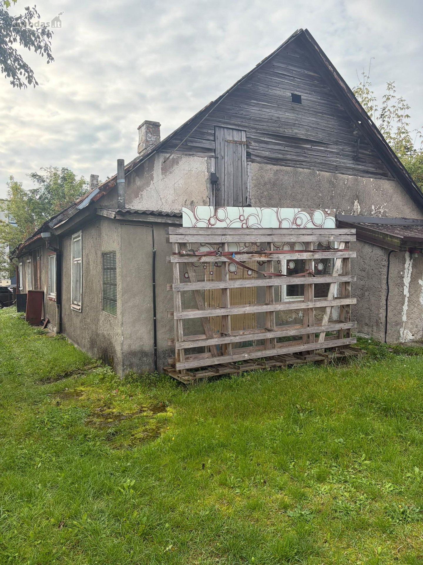 Parduodama 119m2 namo dalis(bendras 180) ir 3