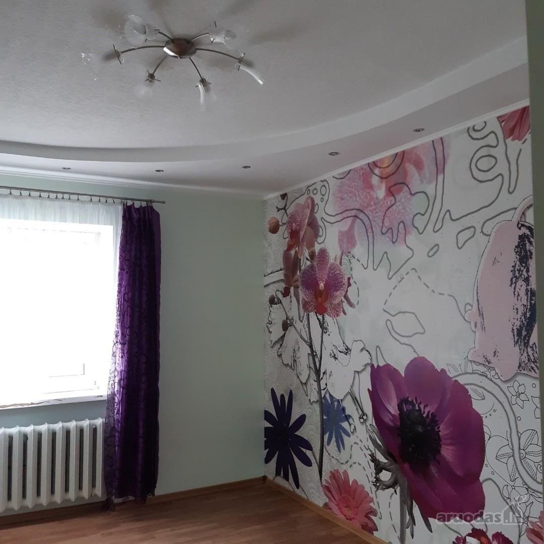 3 kambarių butas Išlauže su garažu, pusrūsiu