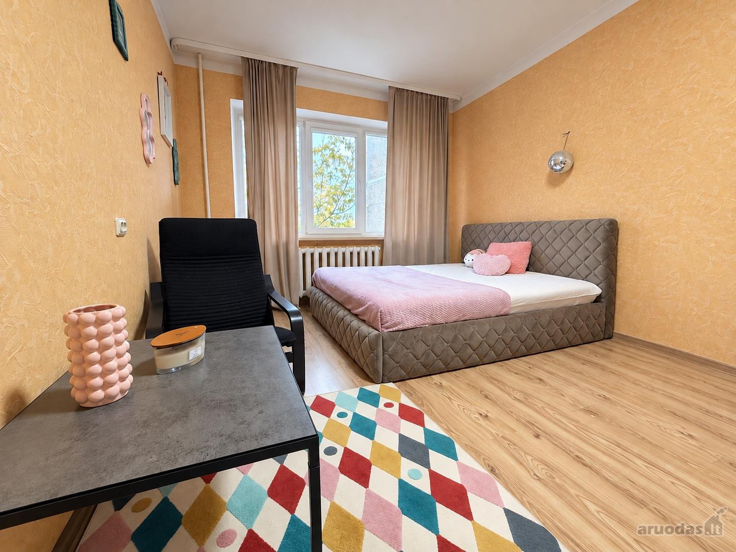Nuomojamas erdvus 1 kambario butas