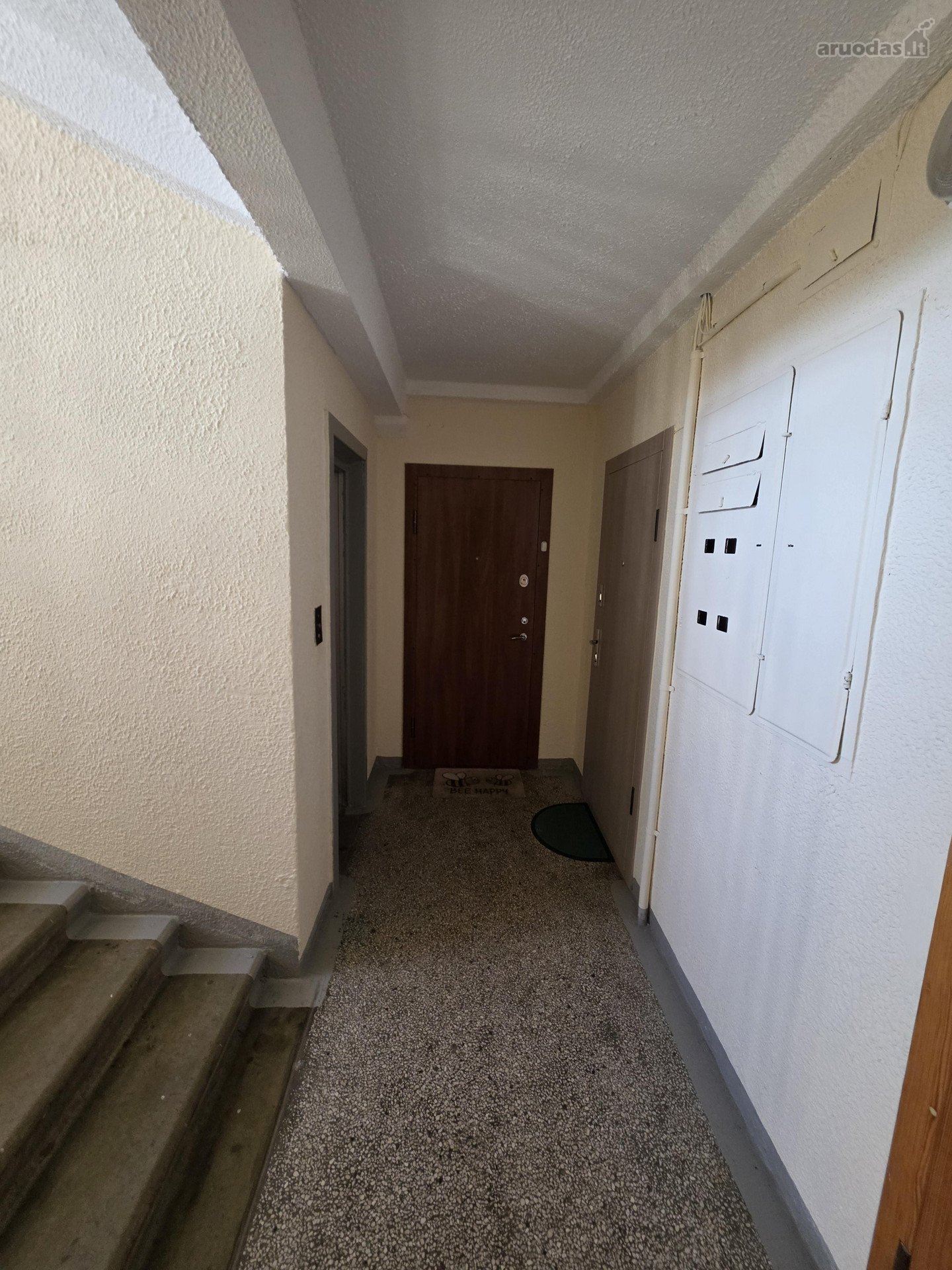 Štai patikslintas skelbimo tekstas su