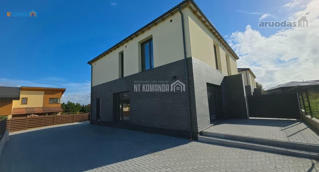 Parduodami 2 dvibučiai namai Klaipėdoje,