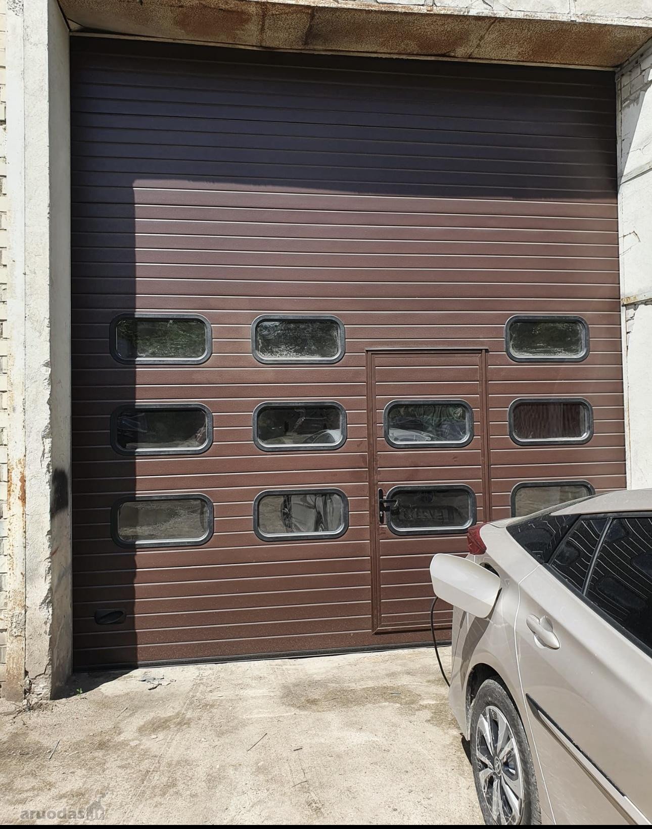 Išnuomojamas erdvus 183 m² garažas, tinkamas
