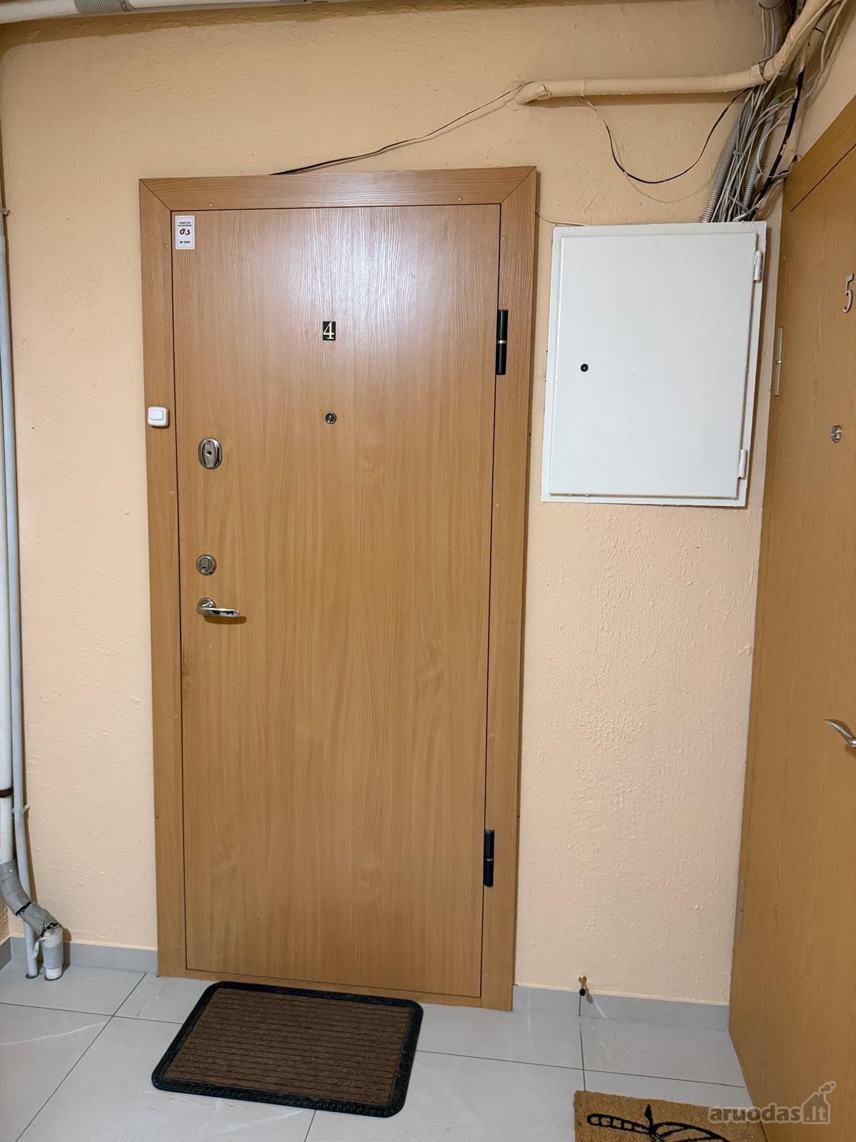 12 aukštų name 1 aukštas atitinka paprasto
