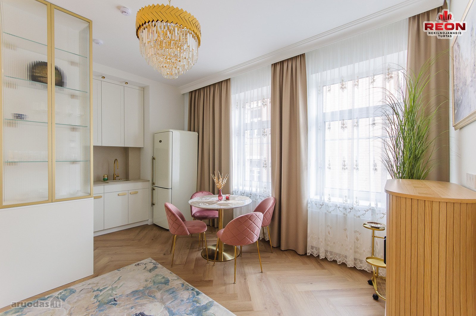 Modernūs Dviejų Kambarių Apartamentai, Su