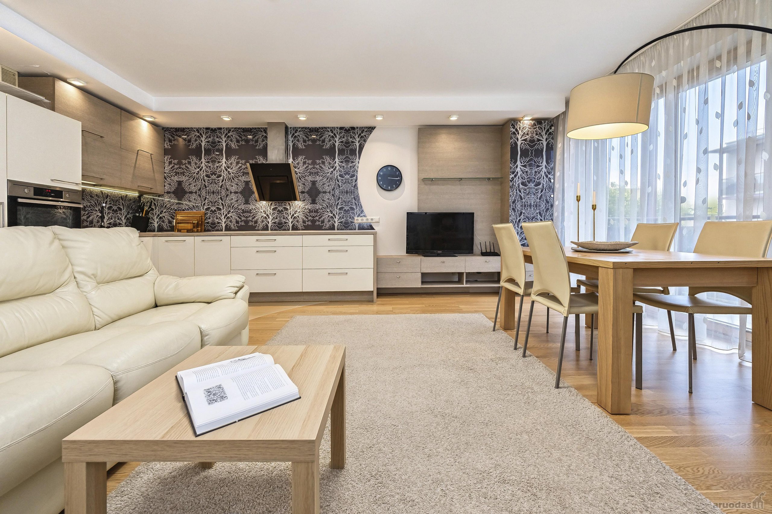 Išnuomojami Erdvūs 2 Kambarių Apartamentai