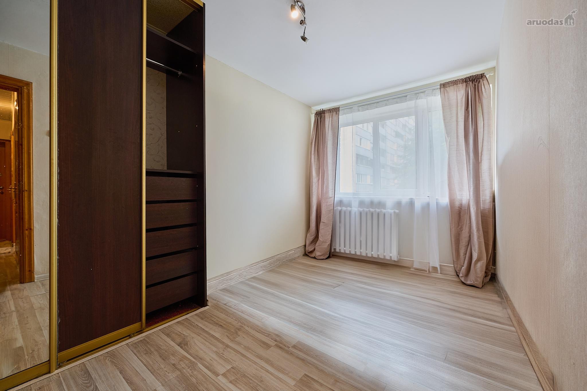 Parduodamas tvarkingas butas pirmame aukšte
