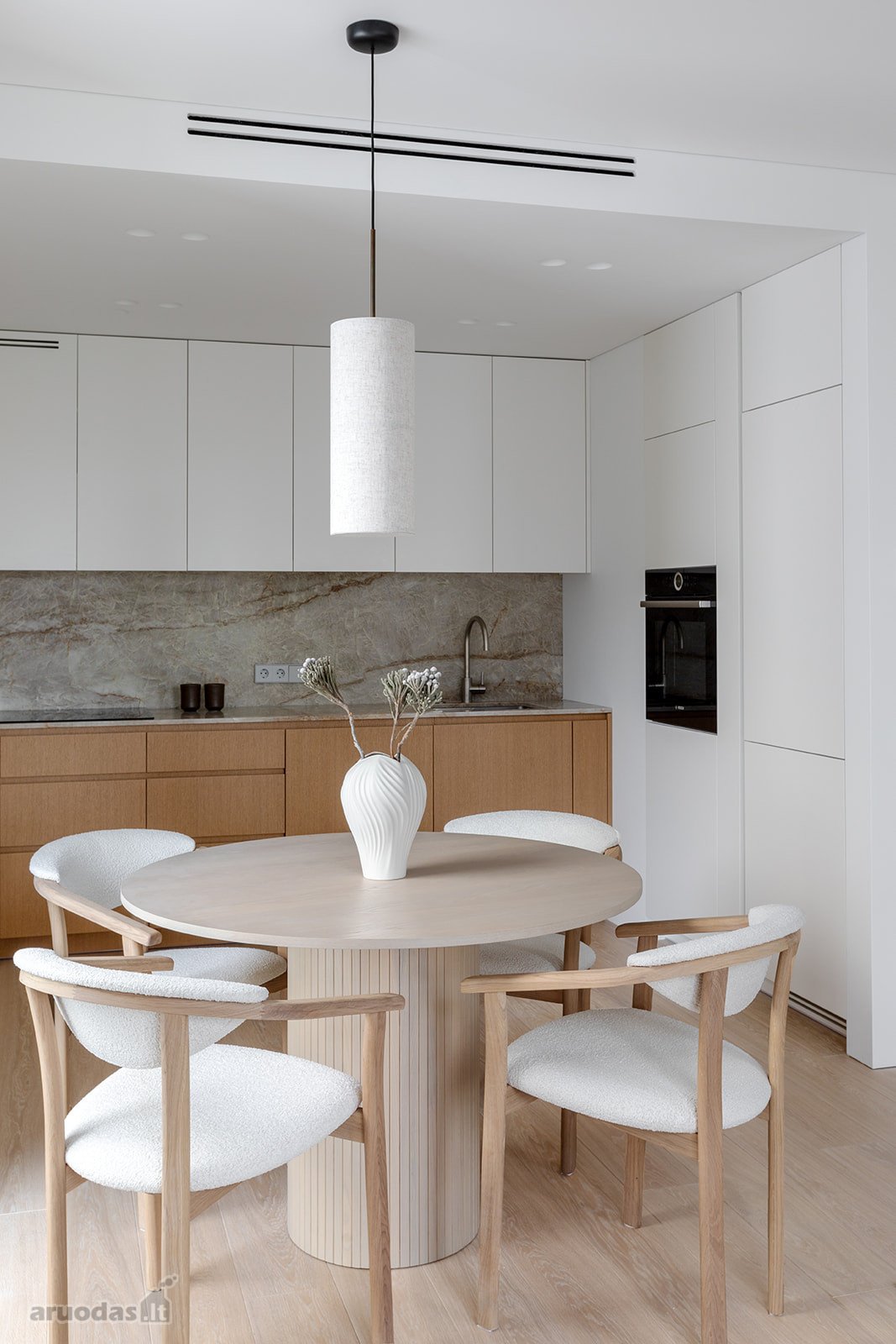 Exceptionally designed 3-room apartment for