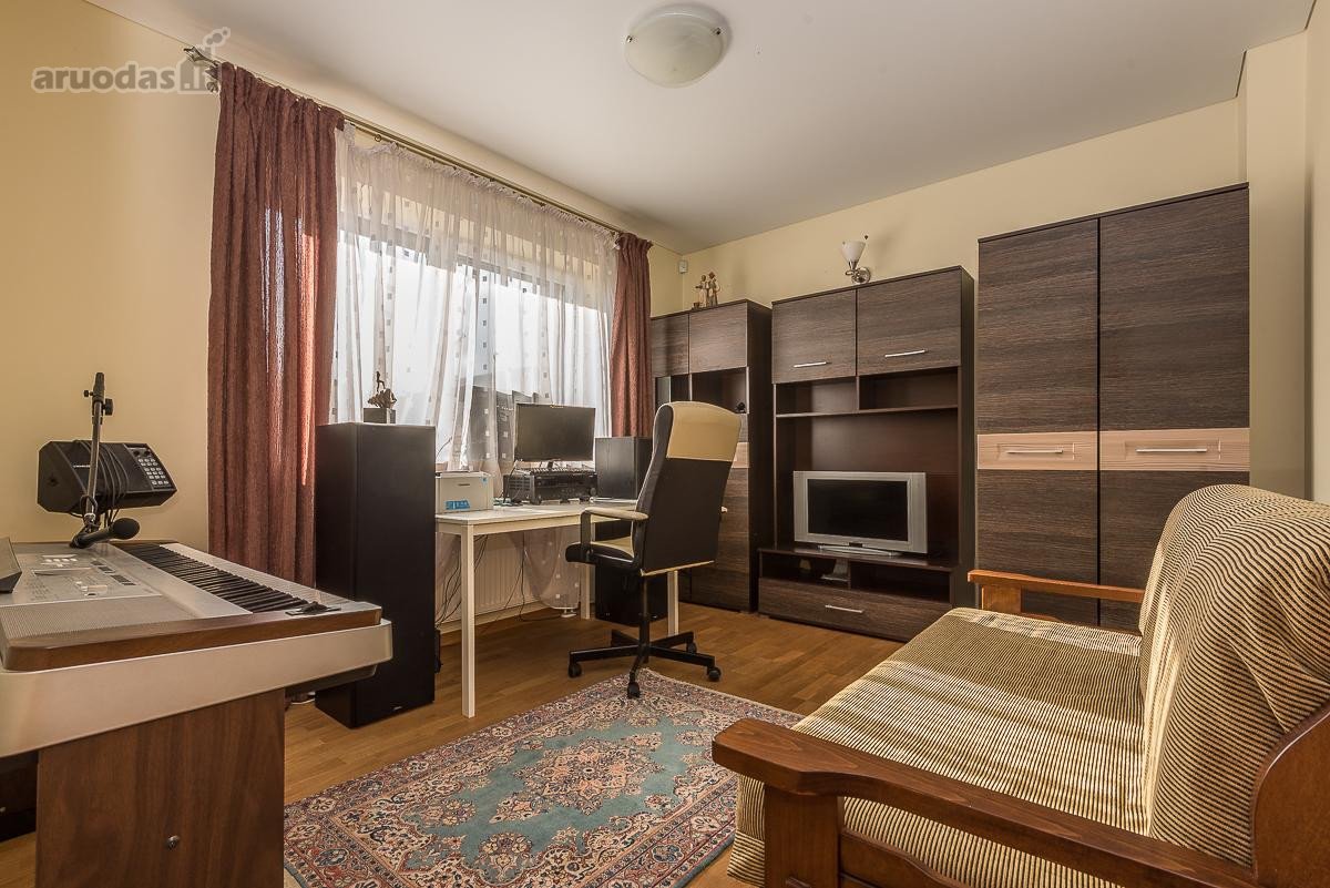 Erdvus ir visiškai įrengtas 158 m² butas su