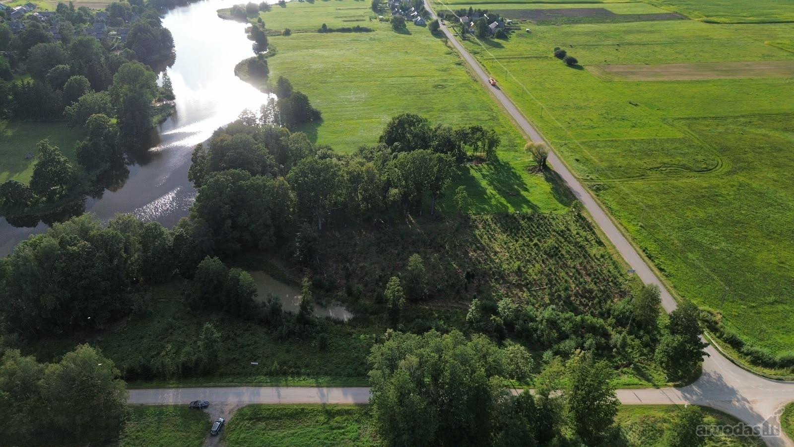 Parduodamas 2,54 ha išpuoselėtas sklypas prie
