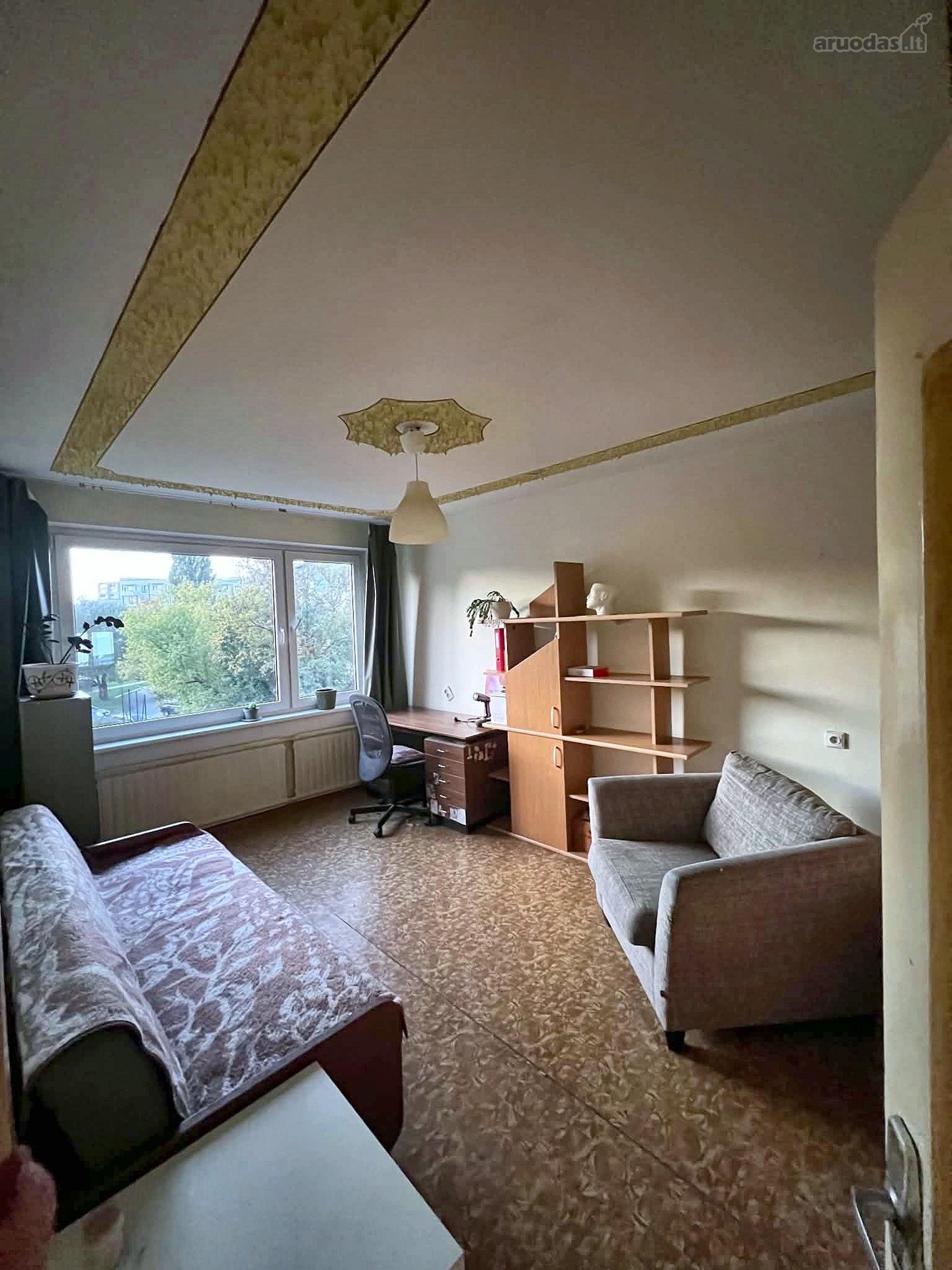 Išnuomojamas 3 izoliuotų kambarių butas, du