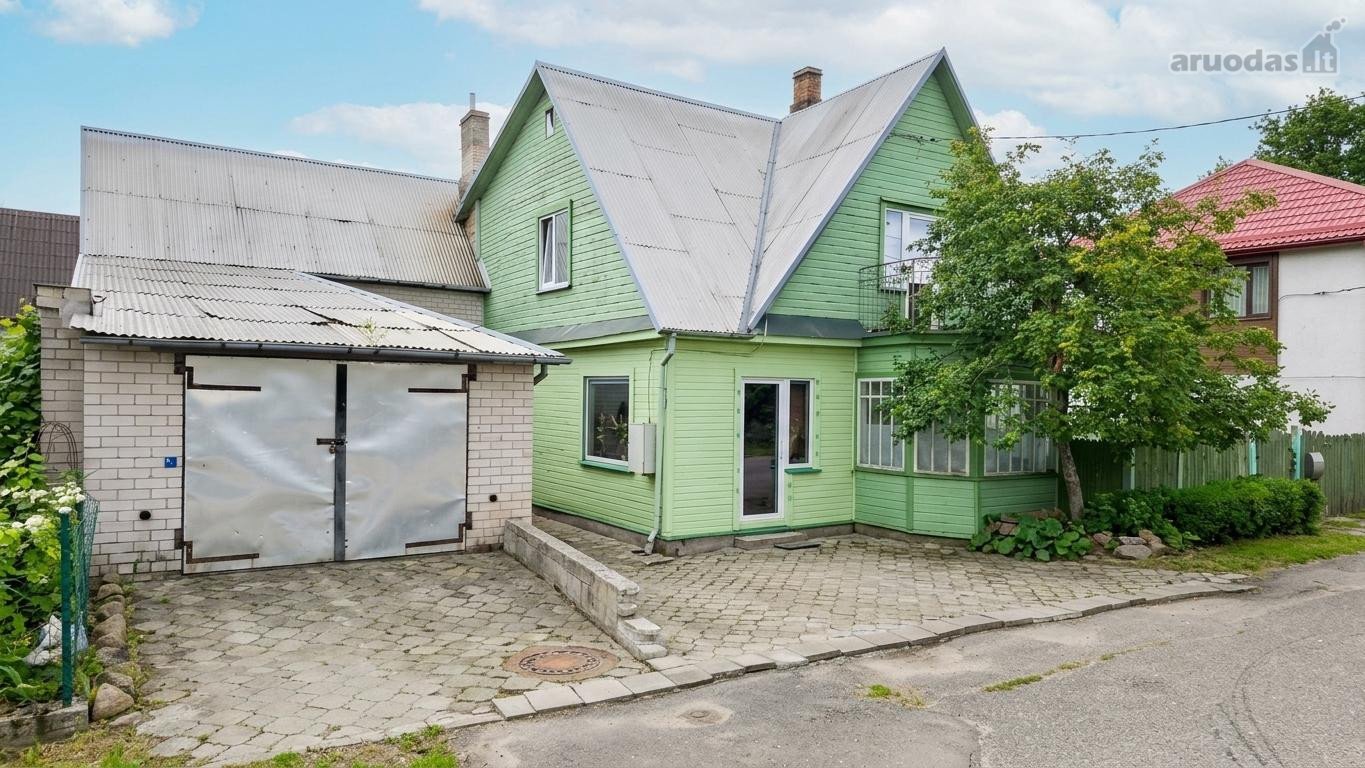 Parduodamas erdvus ir šiltas gyvenamasis