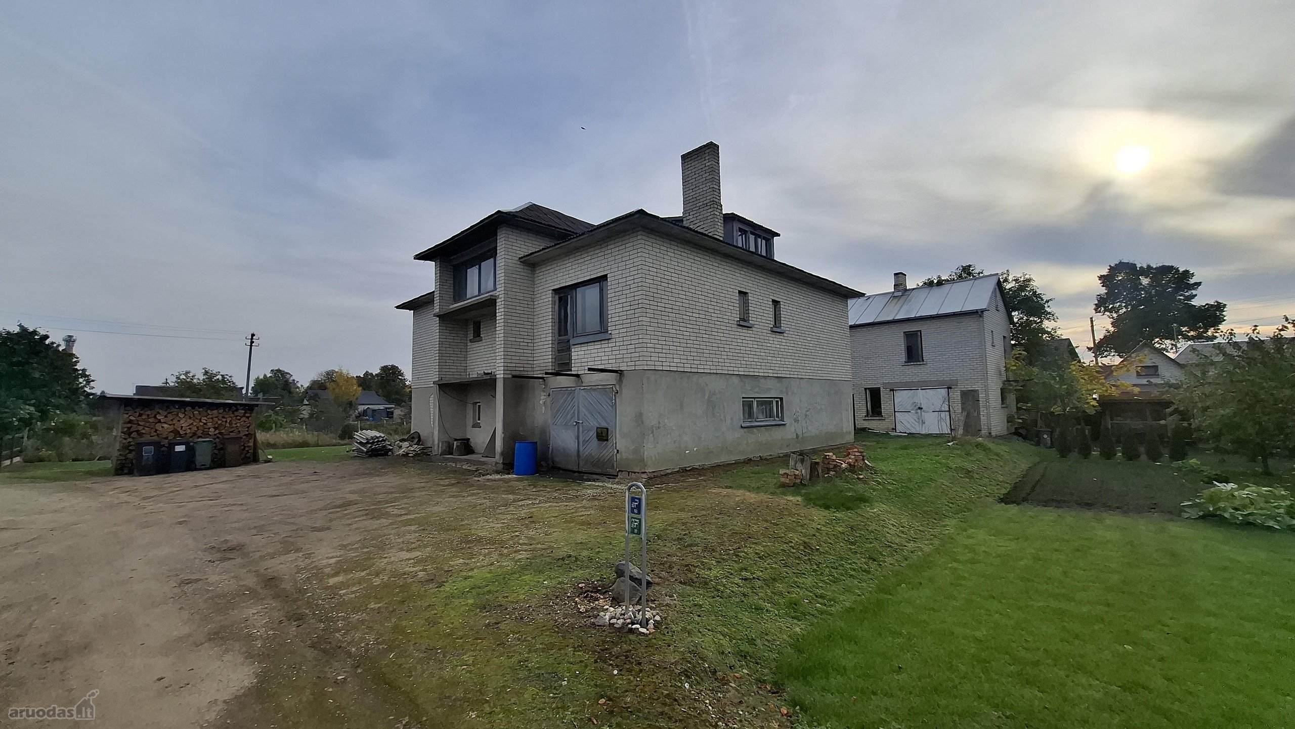 Parduodamas erdvus 243 m² namas Radviliškyje,