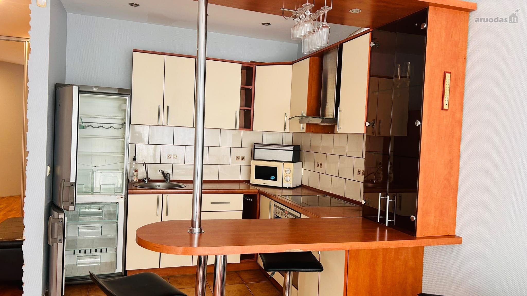 Parduodamas pilnai jrengtas ir prižiūrėtas 3