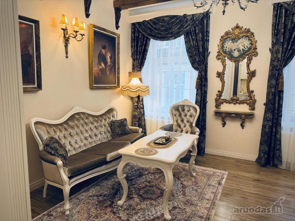 Išskirtiniai Klasikinio Stiliaus Apartamentai