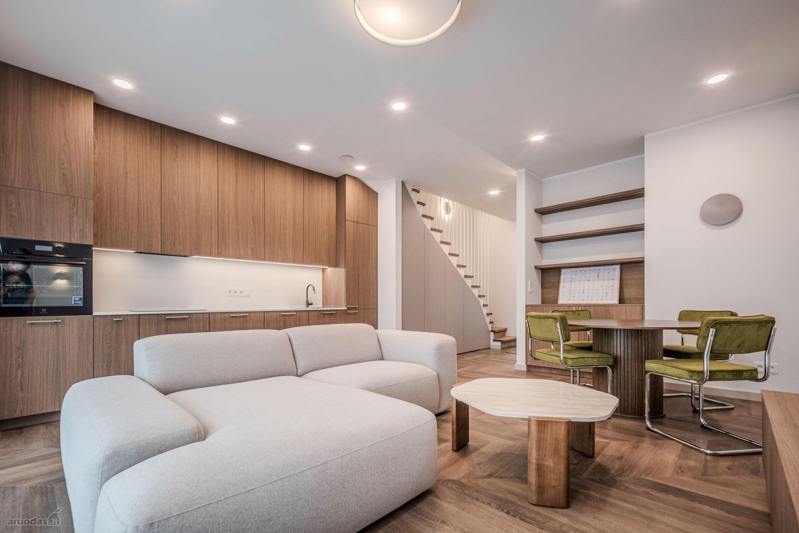 Nuomojamas Naujai Įrengtas 72 M², 3 Kambarių