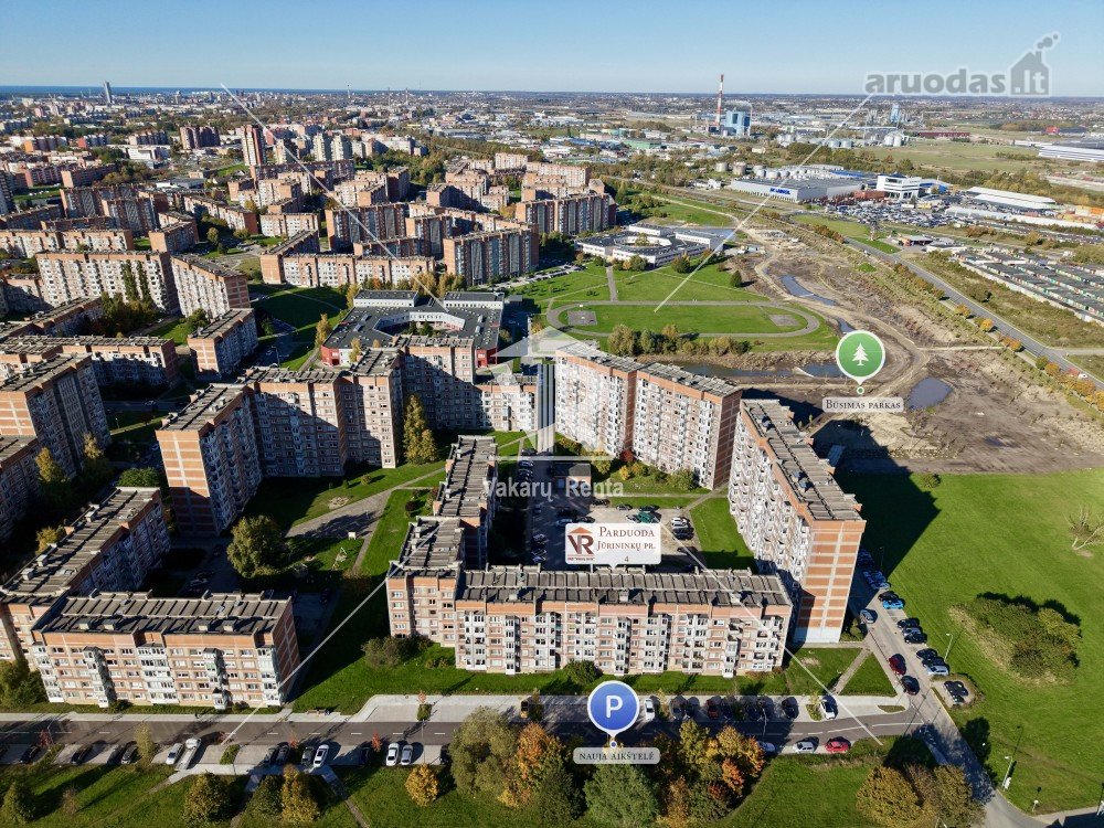 Parduodamas 3 kambarių butas su holu