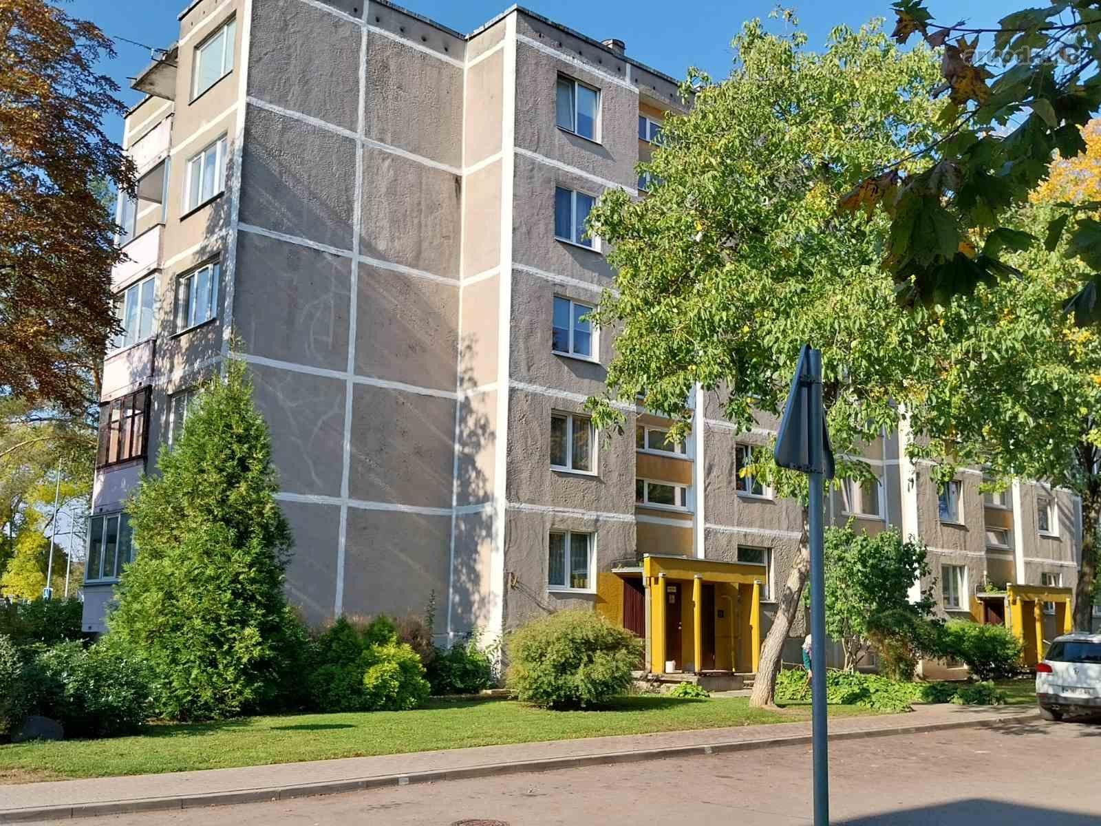 Parduodamas 2 kambarių butas itin patogioje