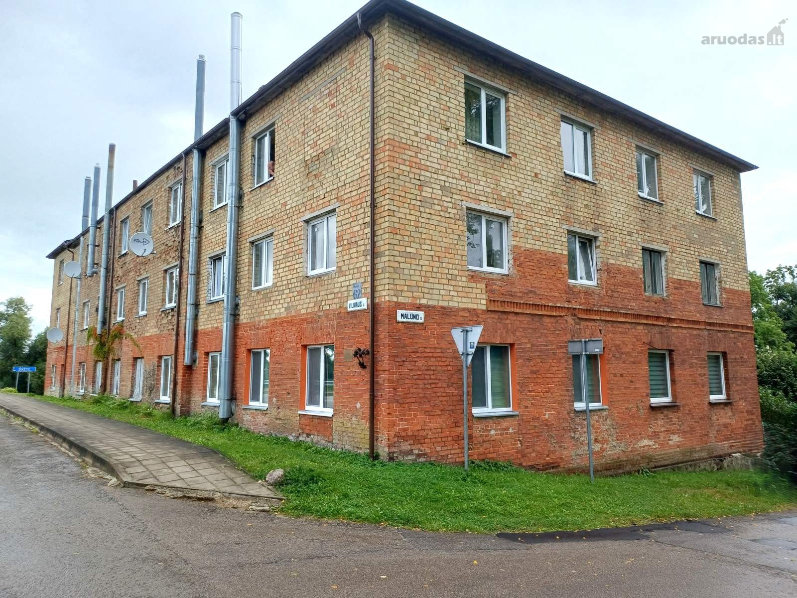3 kambarių butas