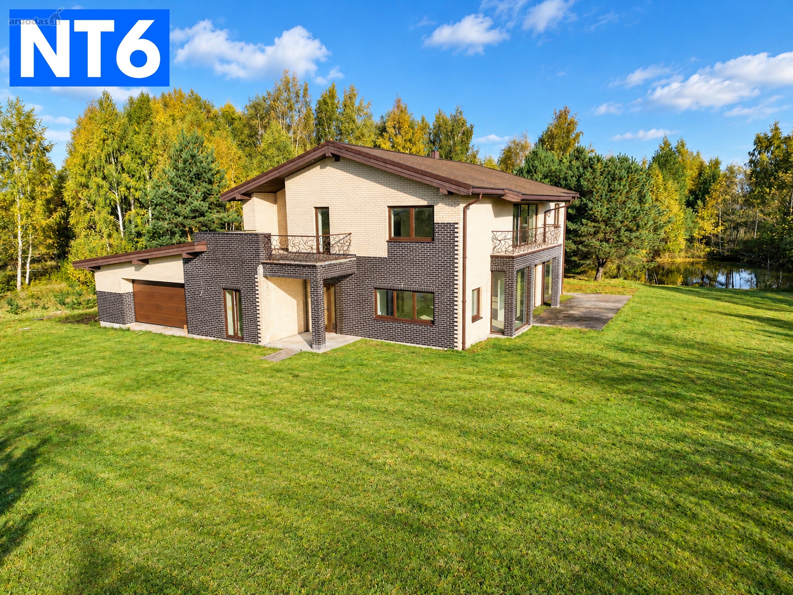 Parduodamas Erdvus 310,41 M² Namas Su 1,5 Ha