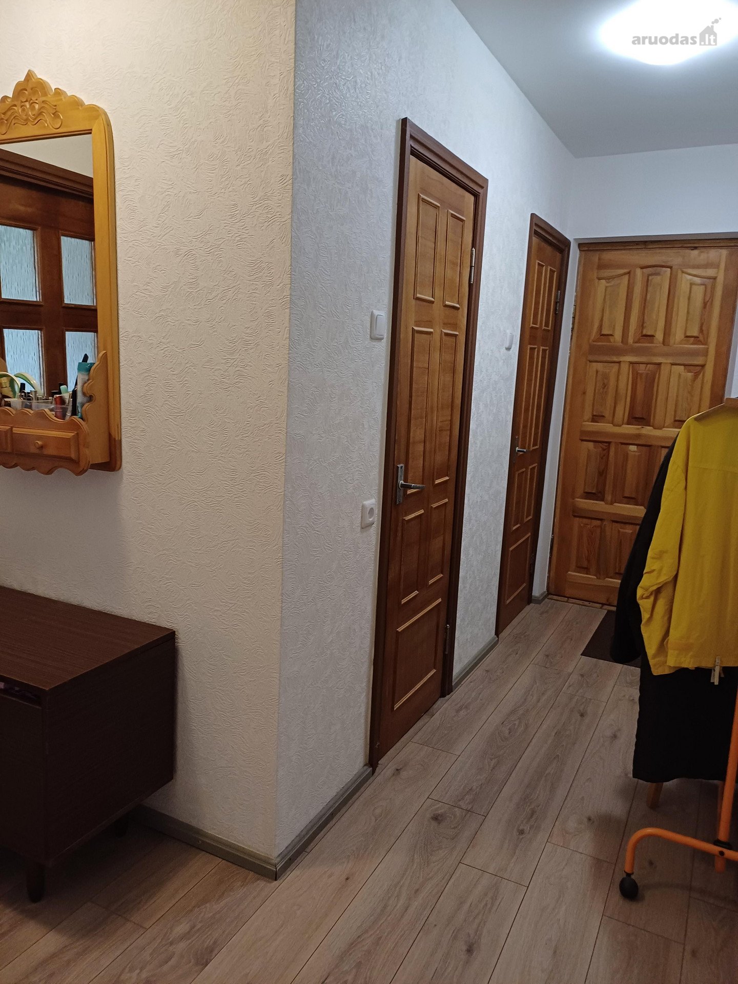 Butui priklauso sandėliukas, laiptinėje yra