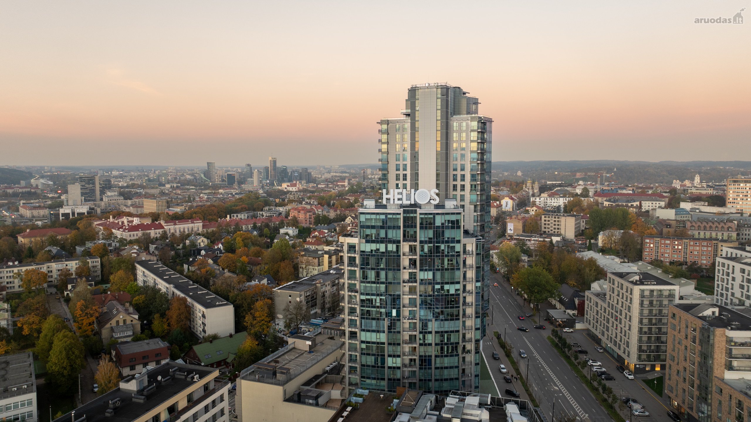 Nuomojamas butas 15 aukšte, Helios City