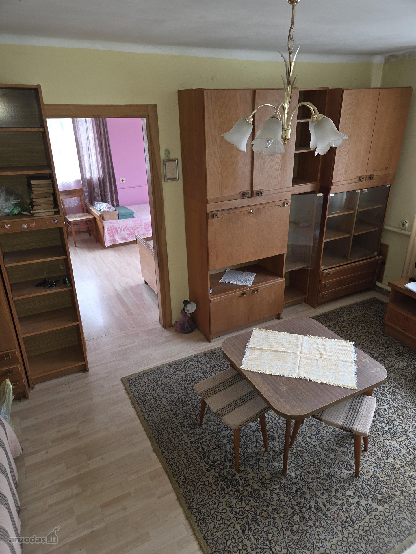 Parduodamas 2-jų kambarių butą Ramygaloje.