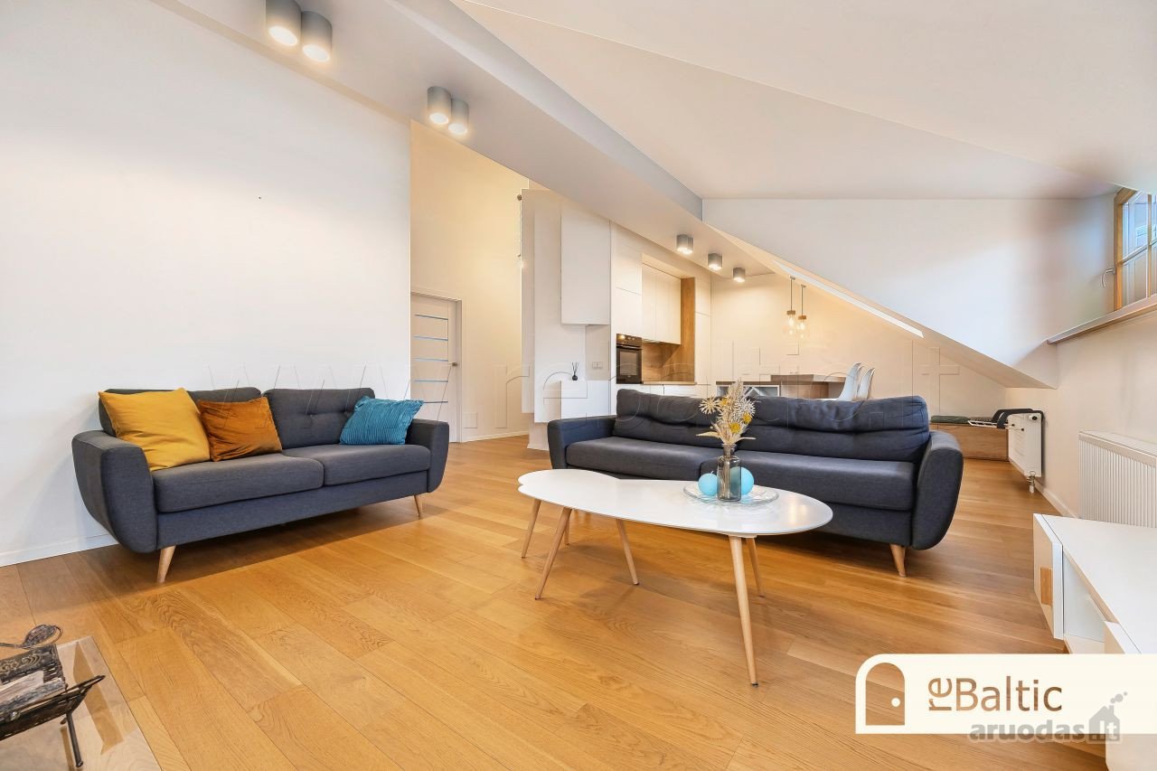 Trijų kambarių apartamentai viršutiniame
