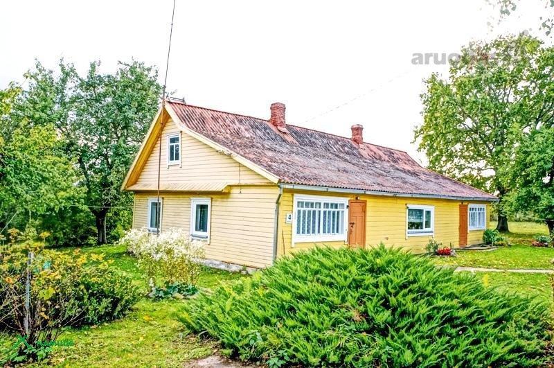 Parduodama didelė sodyba vienkiemyje, ežerų