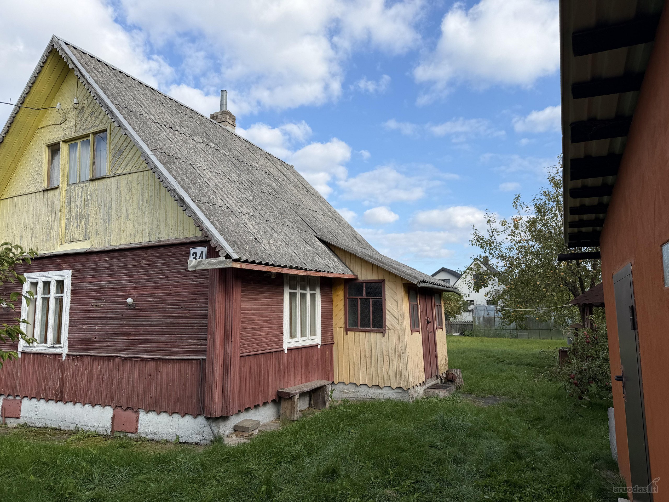 Parduodamas dviejų aukštų sodo namas su