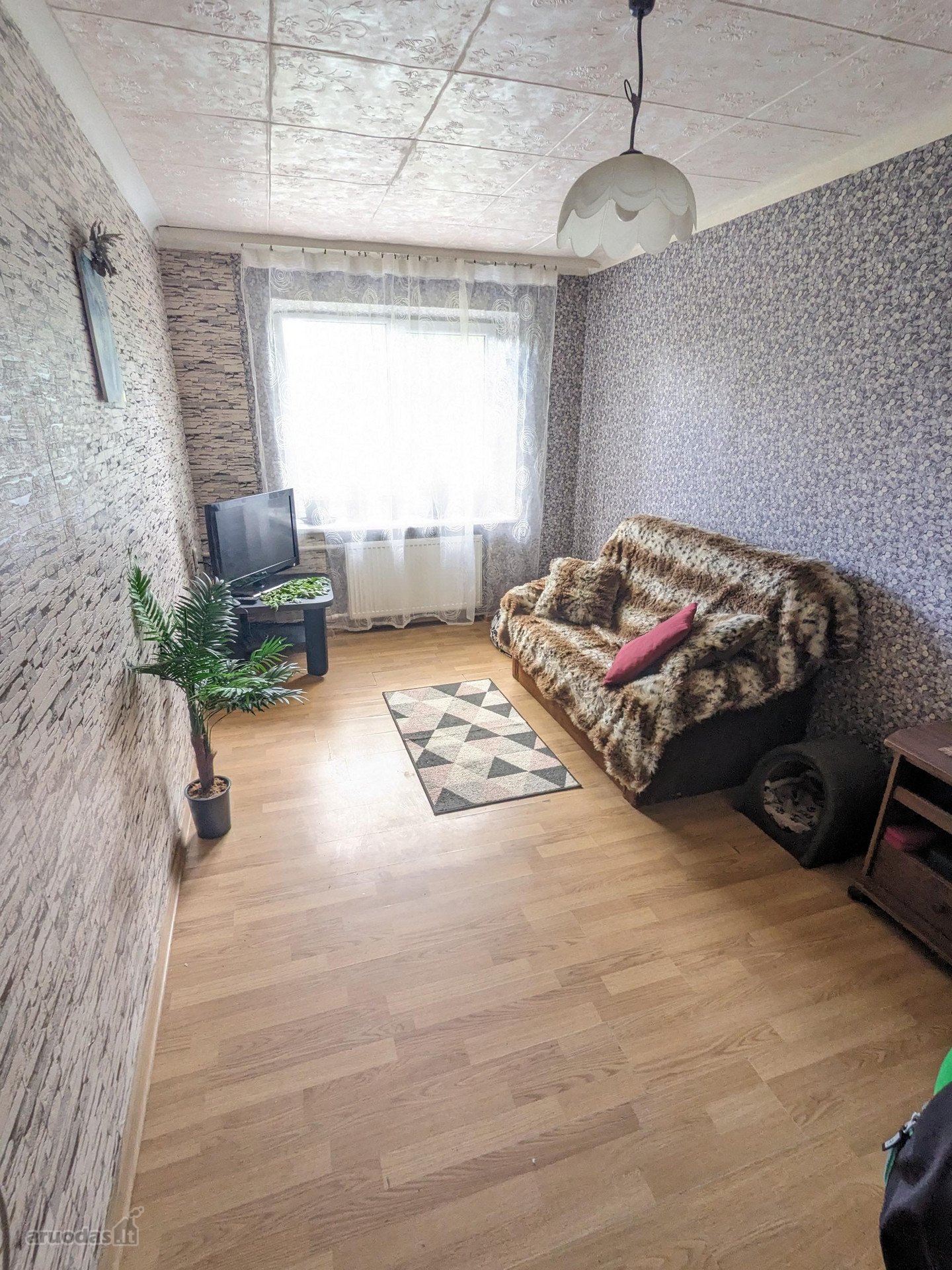 Butas dviejų atskirų kambarių.