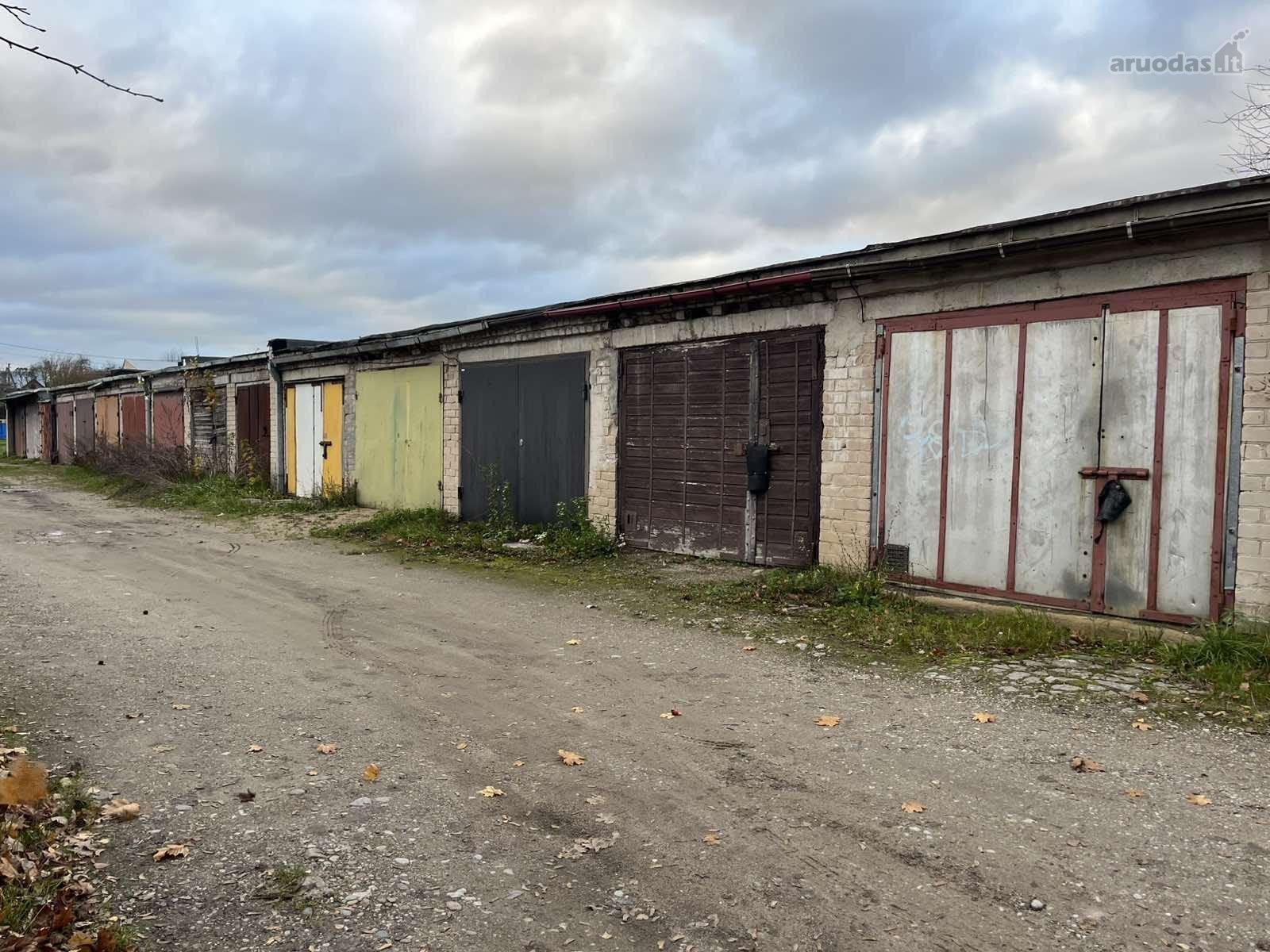 Parduodamas senai nenaudojimas garažas