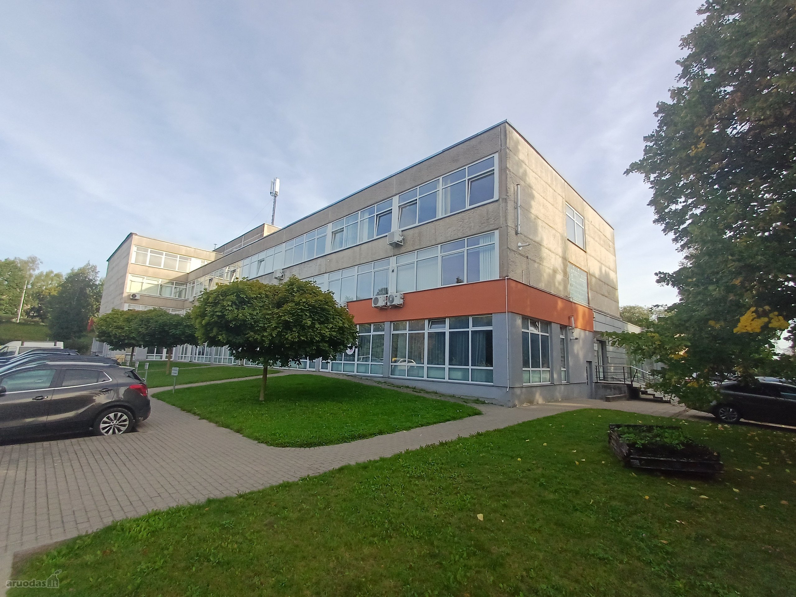 Nuomojamos 207,29 kv. m administracinės