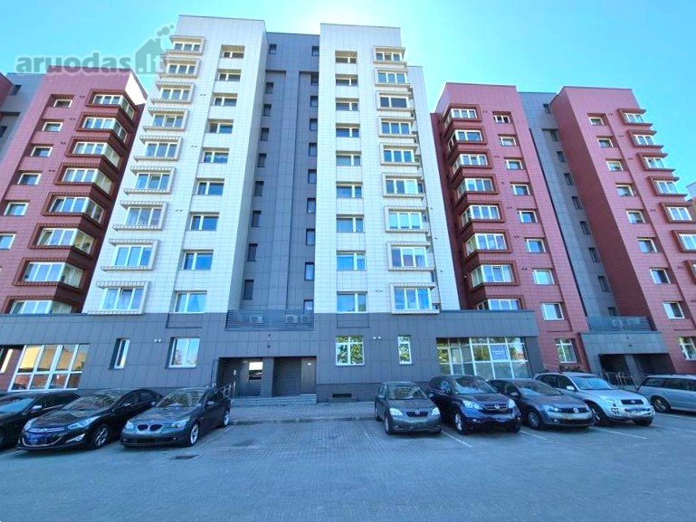3 kambarių butas su rūsiu