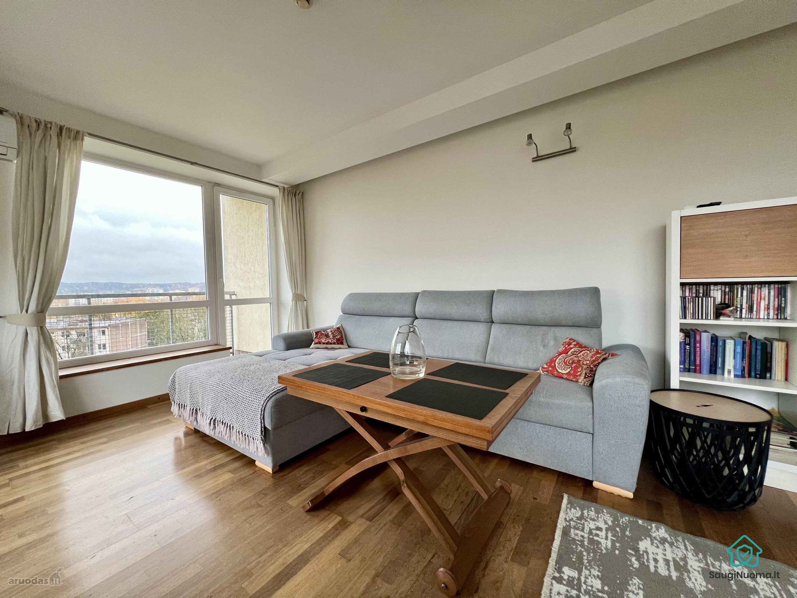 Išnuomojamas šviesus ir erdvus 3 kambarių