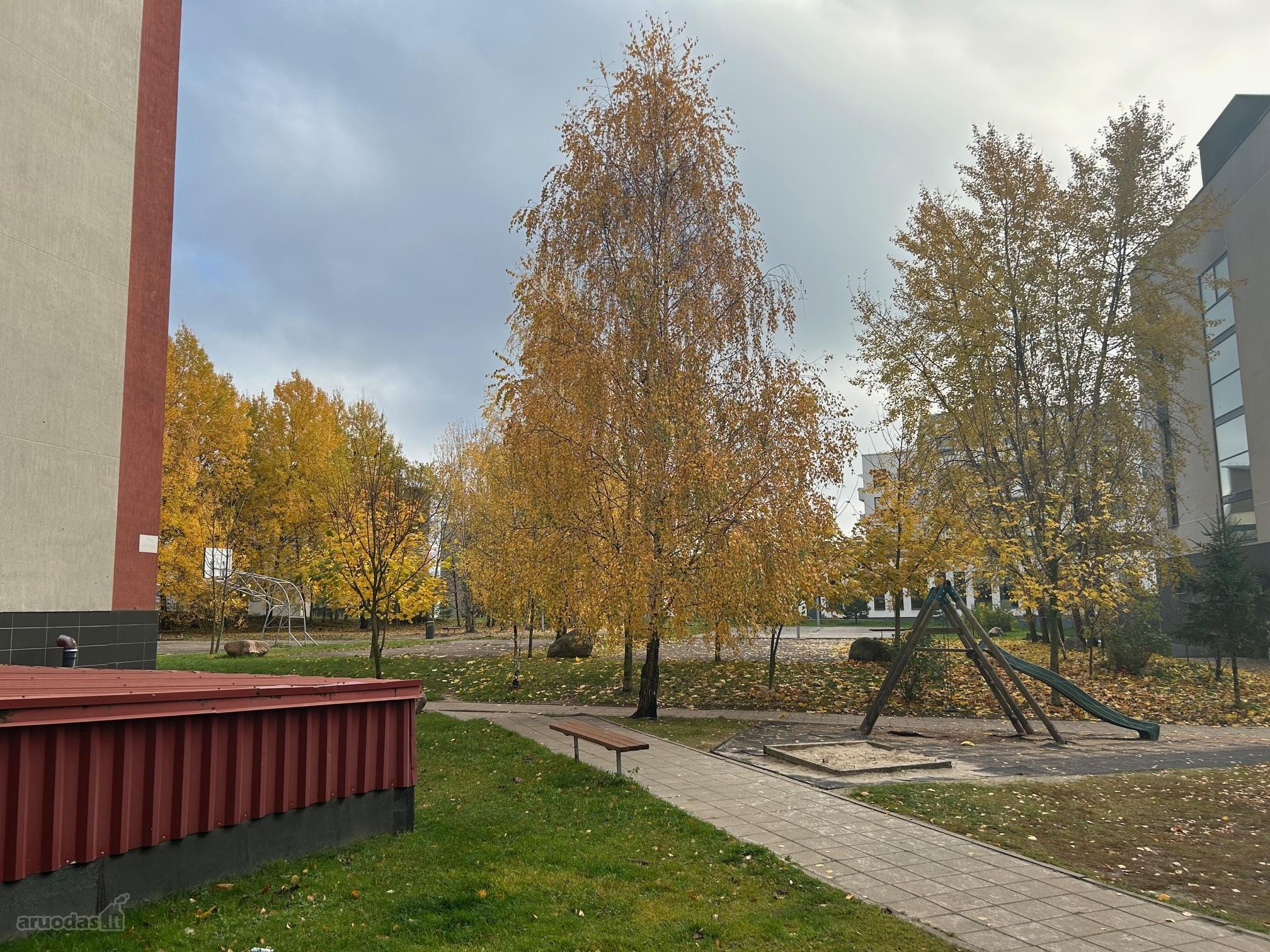 Išnuomojamas 3 kambarių butas - 72kv.
